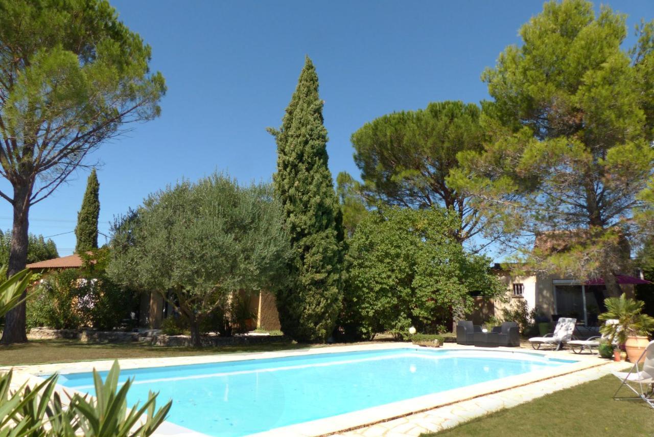 Bed and Breakfast ENTRE AVIGNON et PONT DU GARD à Rochefort-du-Gard Extérieur photo